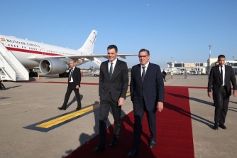 رئيس الحكومة، السيد عزيز أخنوش، يستقبل رئيس الحكومة الإسبانية، السيد بيدرو سانشيز بمطار الرباط -سلا