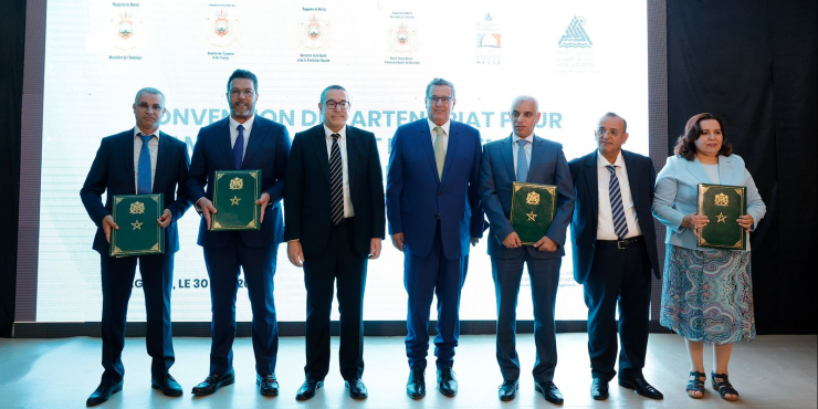 السيد رئيس الحكومة يشرف على توقيع اتفاقية شراكة لتهيئة وتجهيز "المركز الاستشفائي الجهوي الحسن الثاني" بأكادير