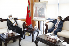 Le Chef du gouvernement reçoit l’ambassadeur du Sultanat d’Oman à Rabat.