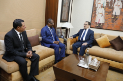 رئيس الحكومة يجري مباحثات مع رئيس الجمعية الوطنية بجمهورية ساو تومي وبرانسيبي