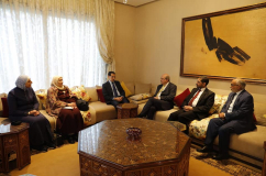 LE Chef du gouvernement reçoit le Conseil d'administration de la Commission internationale et arabe de reconstruction en Palestine