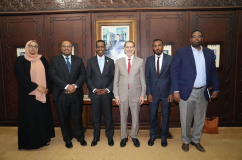 رئيس الحكومة يستقبل وزير الشؤون الخارجية والتعاون الدولي  الصومالي 